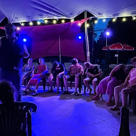 Camping Tente Confortable - 4 Pers. - Api-1-52-2628